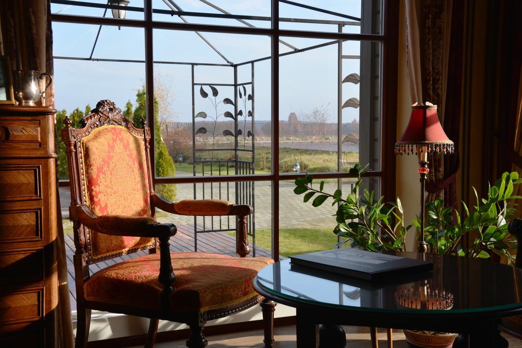 Rowing Hotel Тракай Экстерьер фото